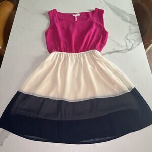 NWT In Style Pink Ivory Blue Color Block Dress Sleeveless Pullover Size Small